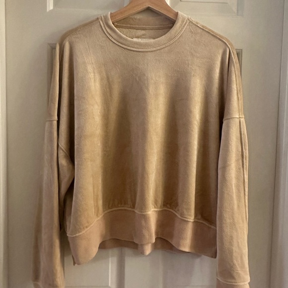 Abercrombie and Fitch long-sleeve velvet top M new without tags! - Picture 5 of 5